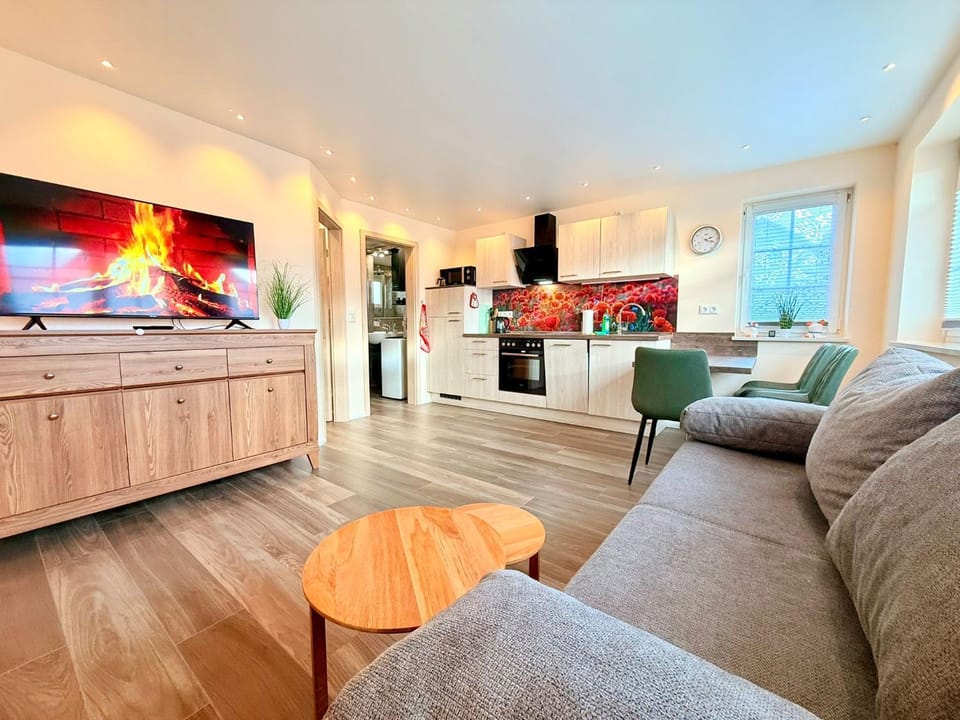 Kitchen or kitchenette, Living room, Seating area, Dining area, pet friendly