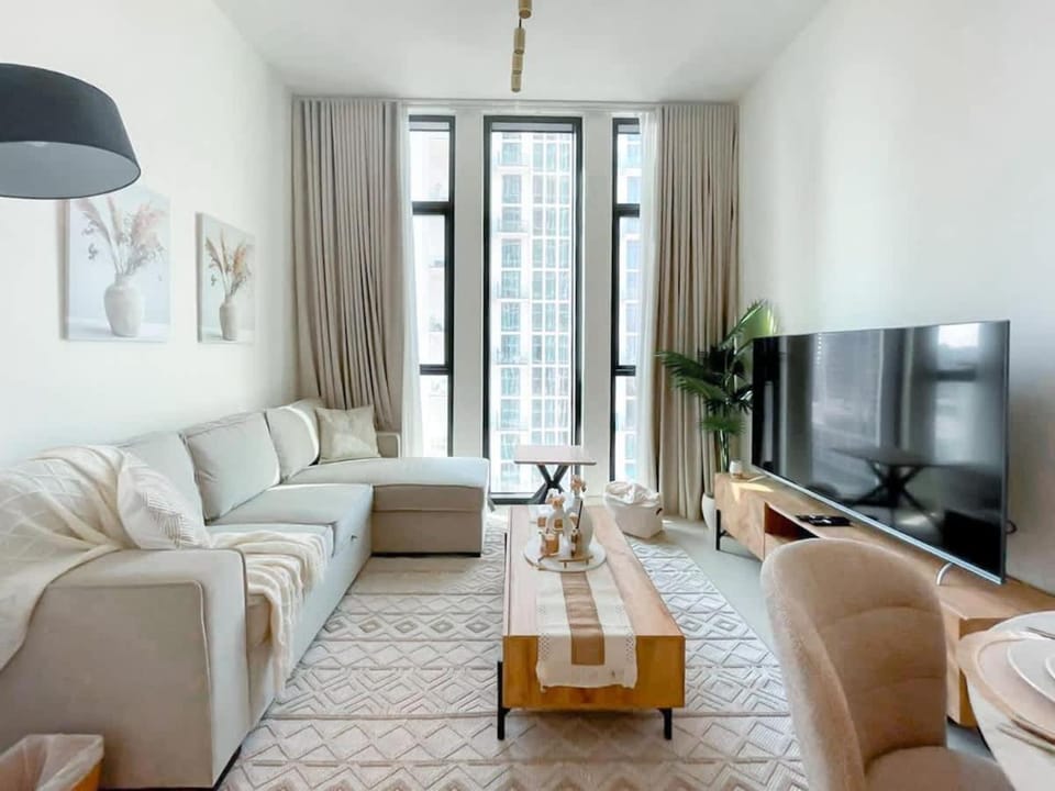 Warm Minimal 1BR in Binghatti Tulip with Free Parking! Apartment in Dubai