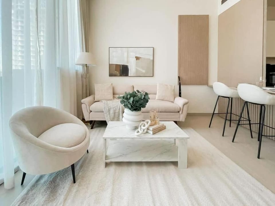 Calm 1BR Haven with Private Pool in Binghatti Royale Apartment in Dubai