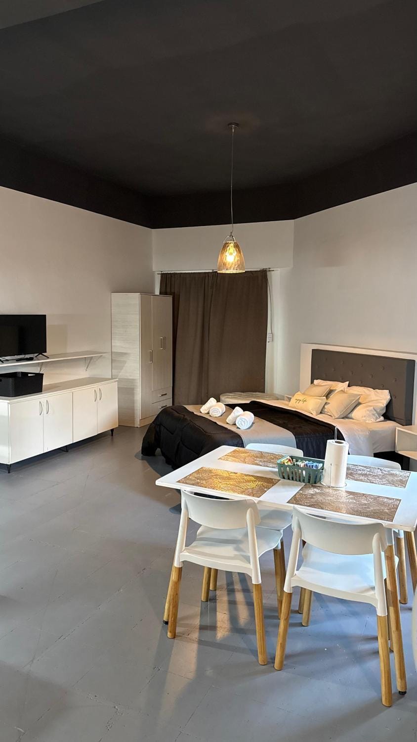 TV and multimedia, Living room, Seating area, Dining area, pet friendly