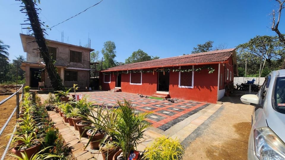 20 mins from yana caves A peaceful farmhouse with greenery and pool House in Karnataka