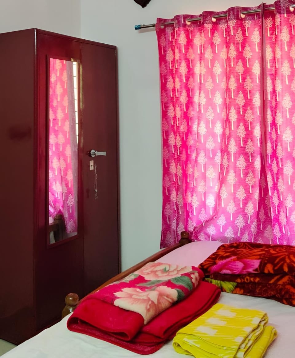Bedroom, wardrobe
