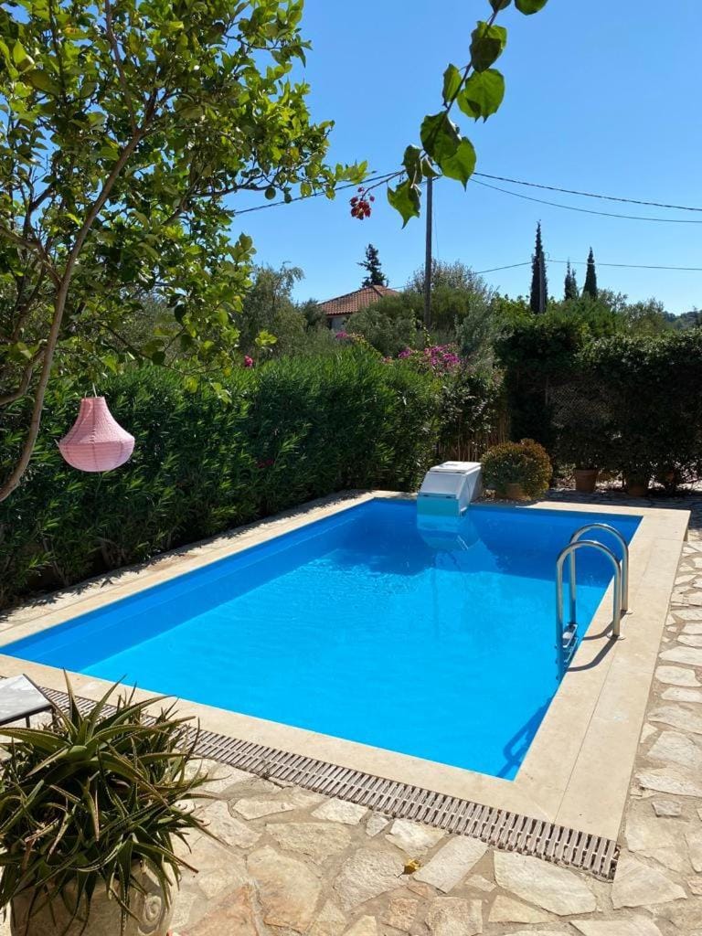 Area and facilities, Swimming pool