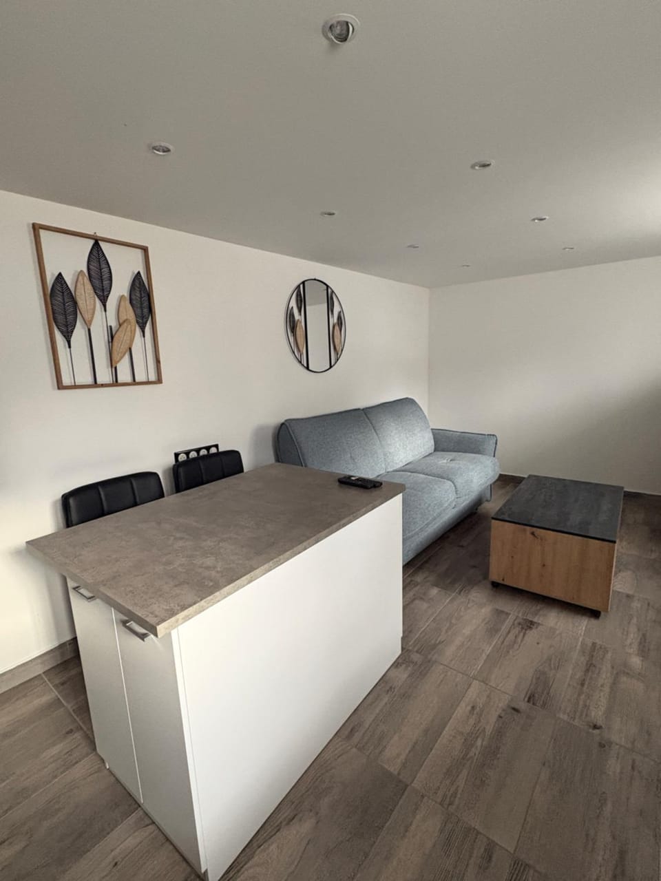 Living room, Seating area