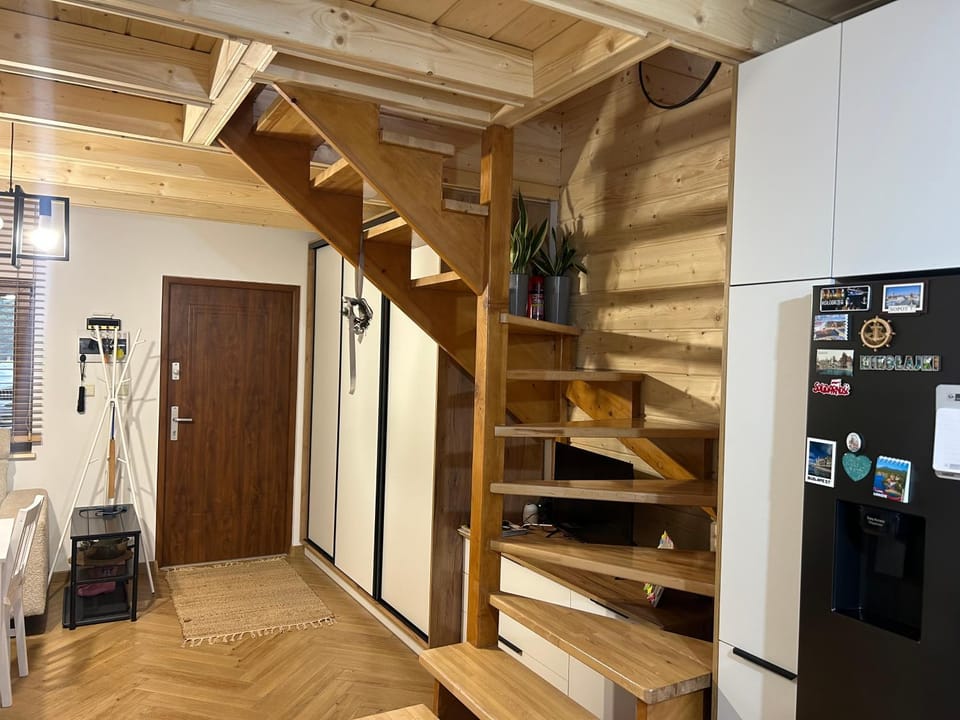 Kitchen or kitchenette, oven