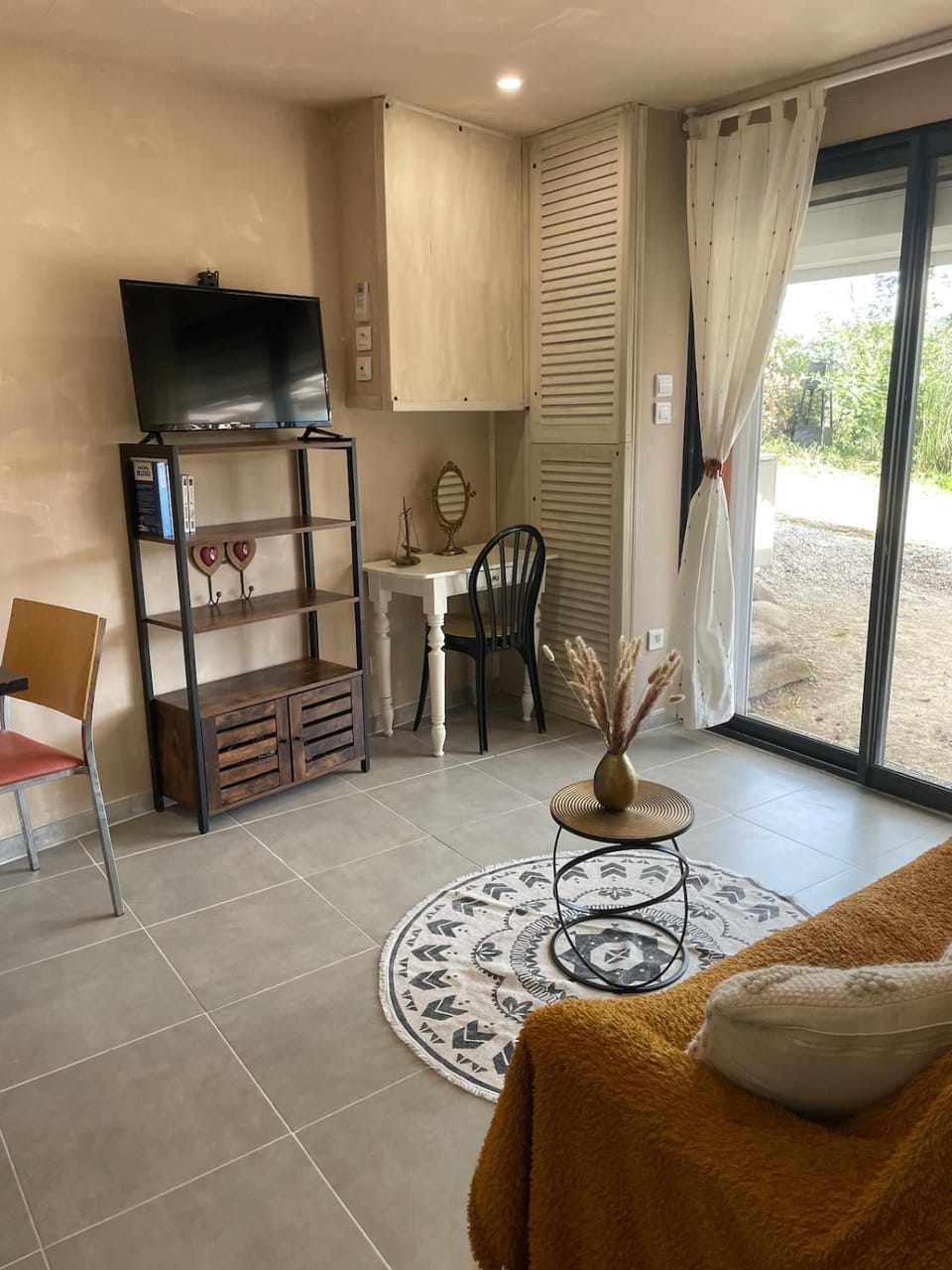 Doux-Jasmin Apartment in Bourgogne-Franche-Comté