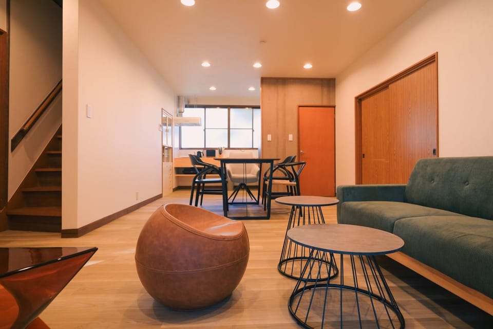 Living room, Seating area, Dining area