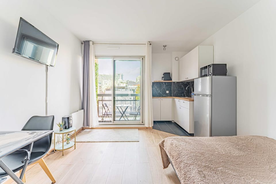 TV and multimedia, Kitchen or kitchenette