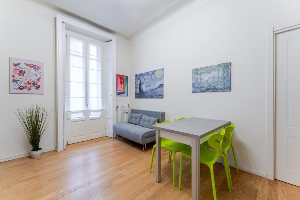 Bed, Living room, Seating area