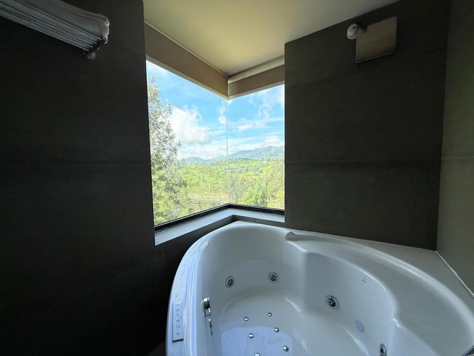 Ozone The Misty Villa ooty ,Three Bed Room Luxury Private Jacuzzi Villa Villa in Tamil Nadu