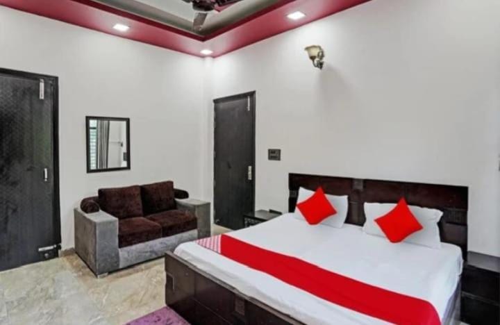 Hotel star residency Bed and Breakfast in Haryana