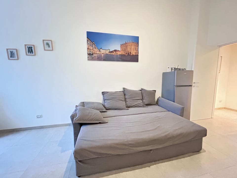 Bed, Living room