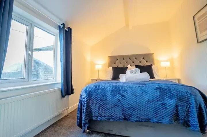 Chestnut Walk - 3 Bedrooms House in Worcester
