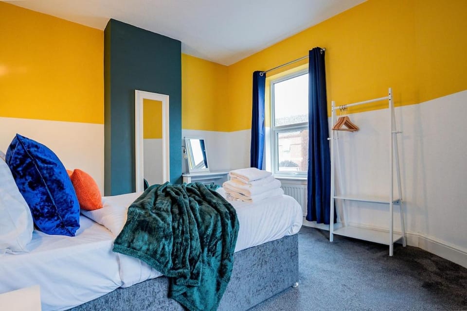 Compton House - 3 bedrooms House in Worcester