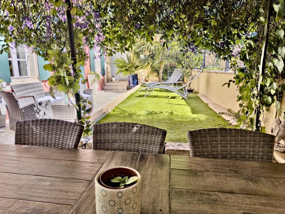 Patio, Garden, Garden, Garden view, Meals