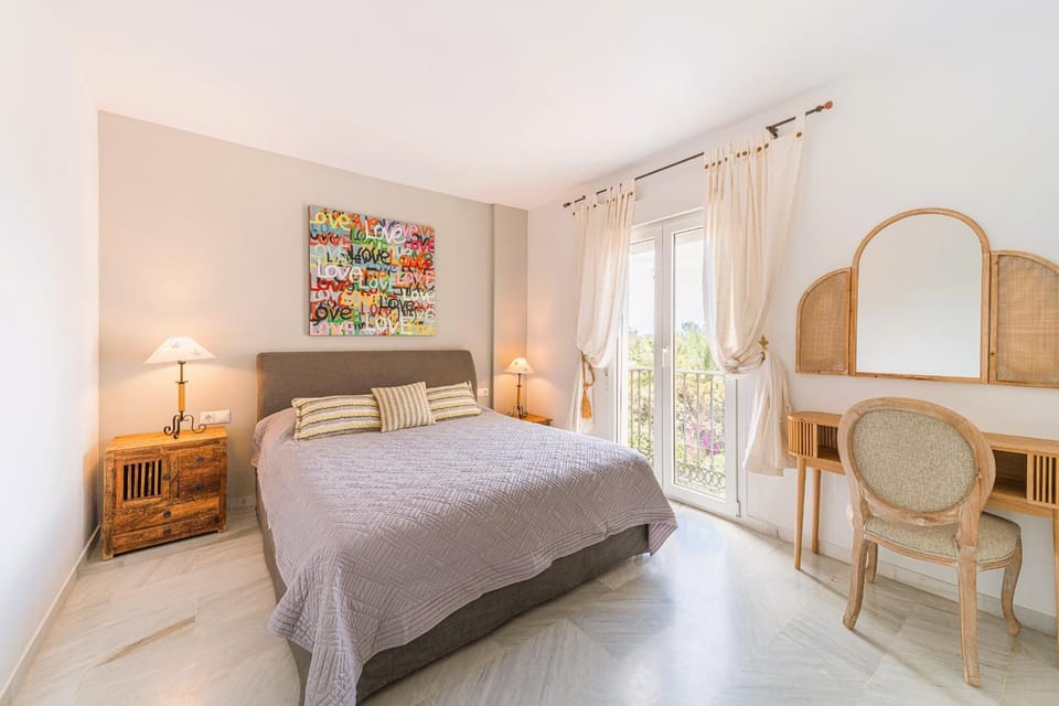 Living room, Bedroom