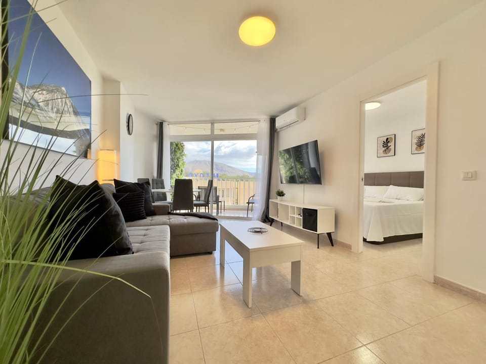 TV and multimedia, Living room, Photo of the whole room, Seating area