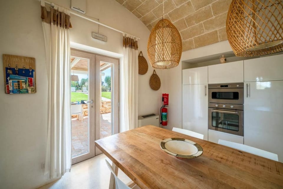 Kitchen or kitchenette, oven, stove