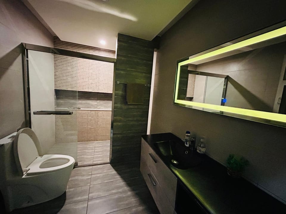 Shower, Toilet, Bathroom
