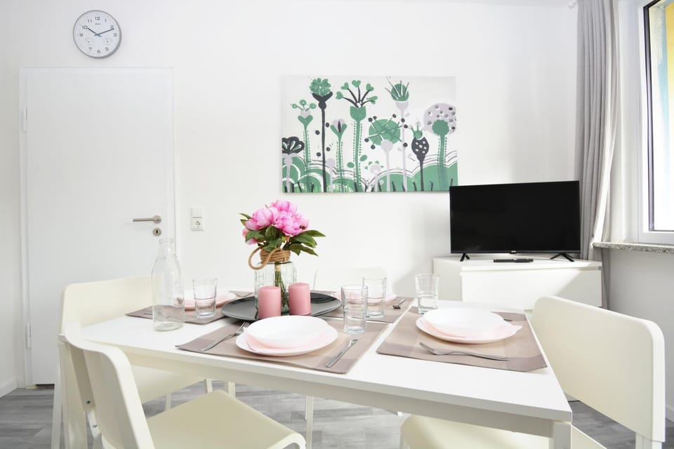 TV and multimedia, Dining area