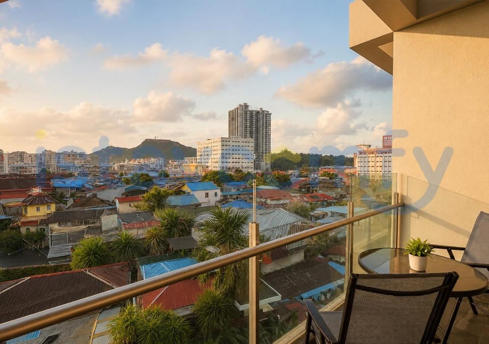 View (from property/room), Balcony/Terrace, Seating area, City view