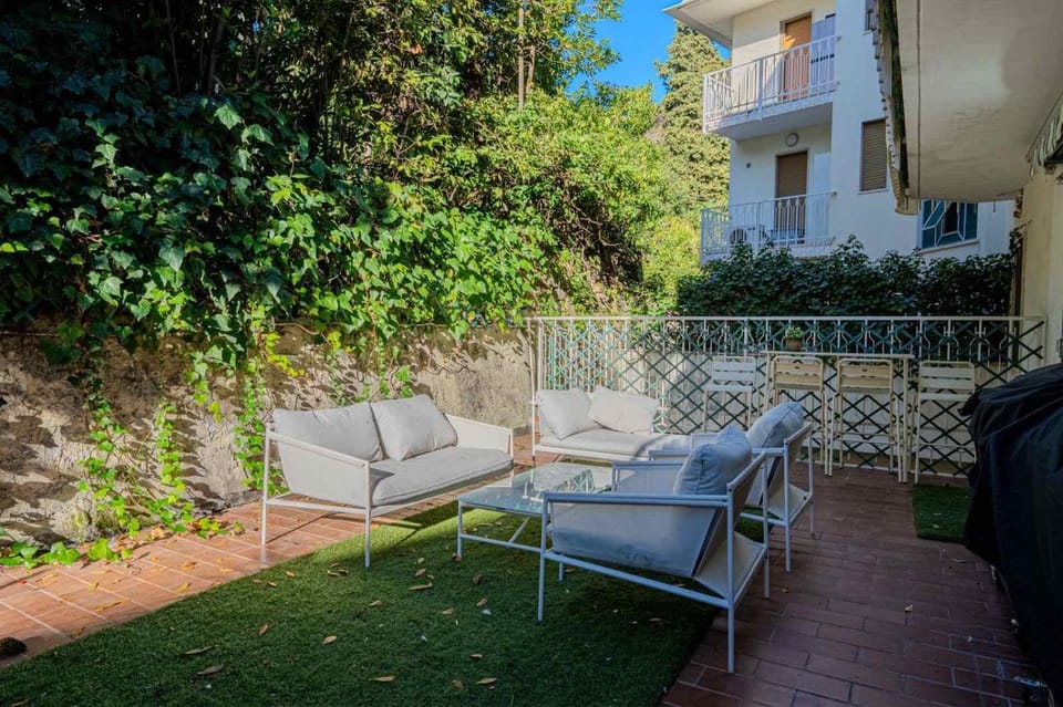 Patio, Garden, Garden view, sunbed