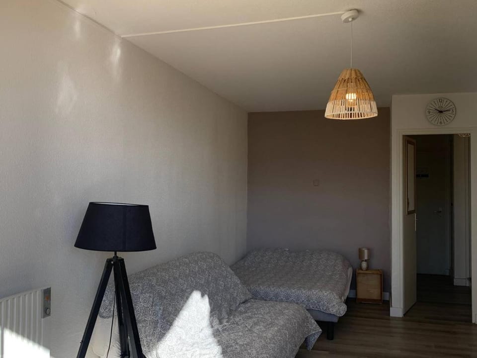 517 Grand studio avec garage Héliopolis L grande terrasse rez-de-chaussée Apartment in Agde