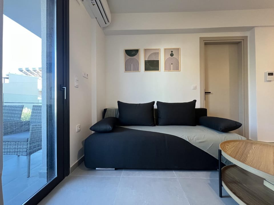Living room, Seating area, air conditioner