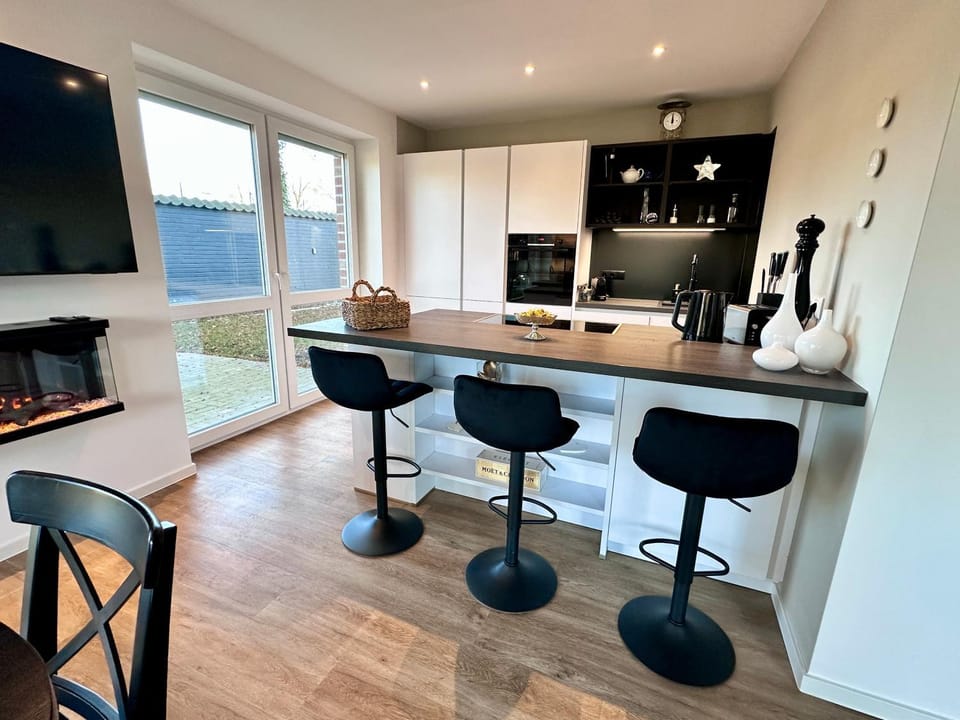 TV and multimedia, Decorative detail, Food, kitchen