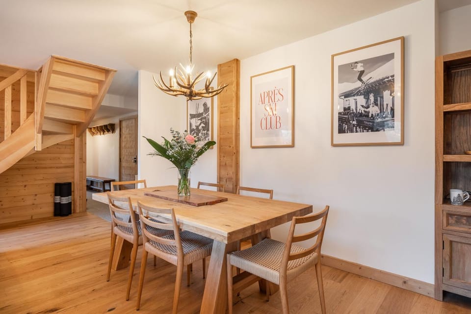 Seating area, Dining area