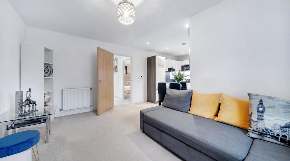 Bed, TV and multimedia, Kitchen or kitchenette, Living room, Photo of the whole room, Seating area, Bedroom, wardrobe