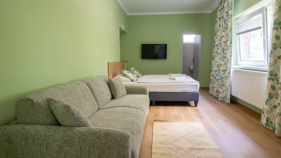 TV and multimedia, Photo of the whole room