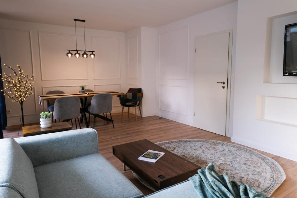Living room, Dining area