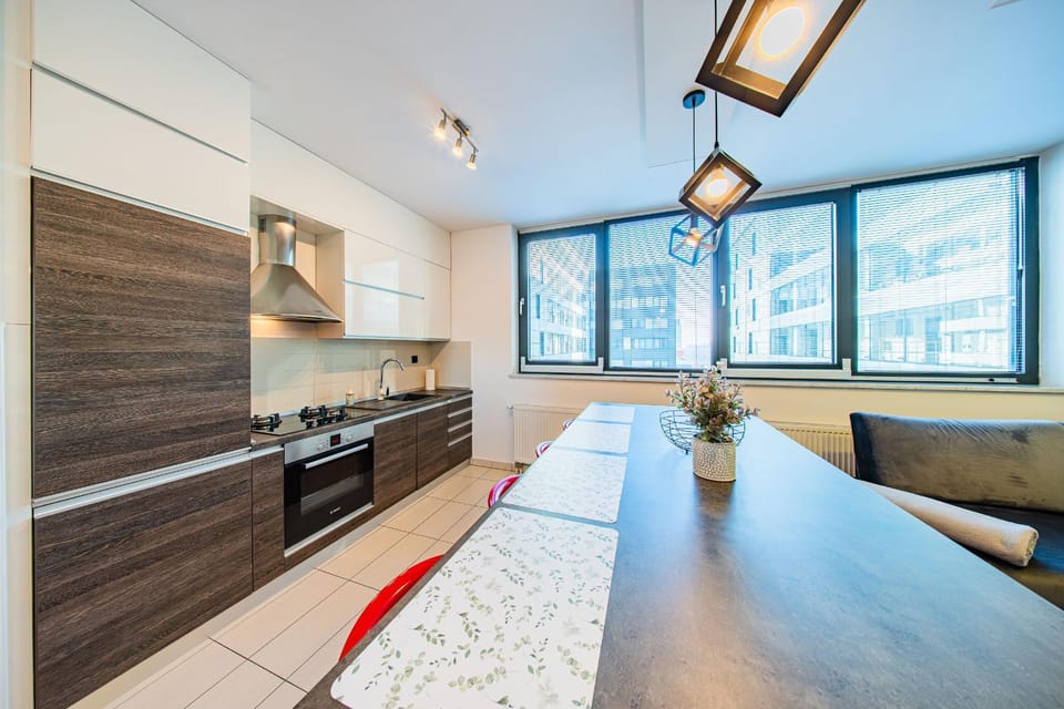 Kitchen or kitchenette, Dining area, oven, stove