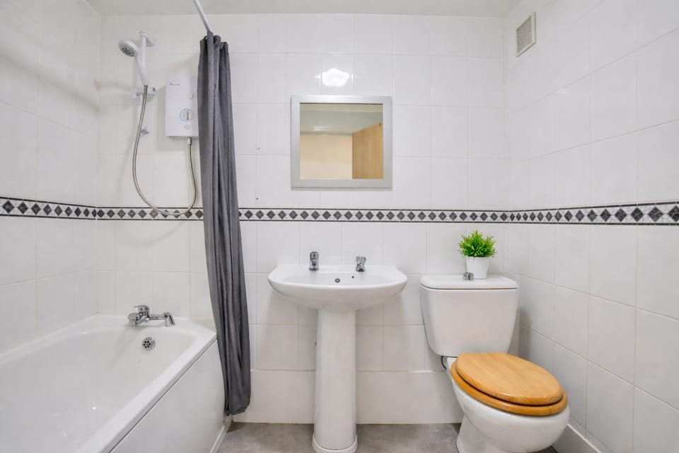 City Apartment, Free Parking, by NMB Property Apartment in Salford