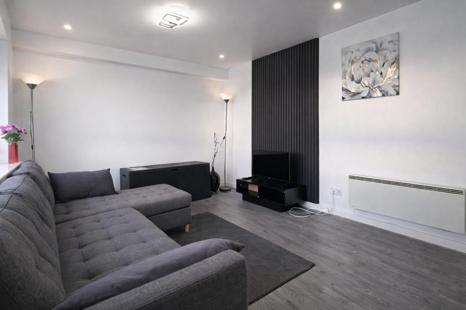 City Apartment, Free Parking, by NMB Property Apartment in Salford