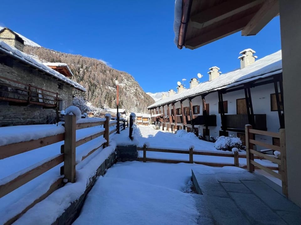 Maison Ginclo' Apartment in Champoluc