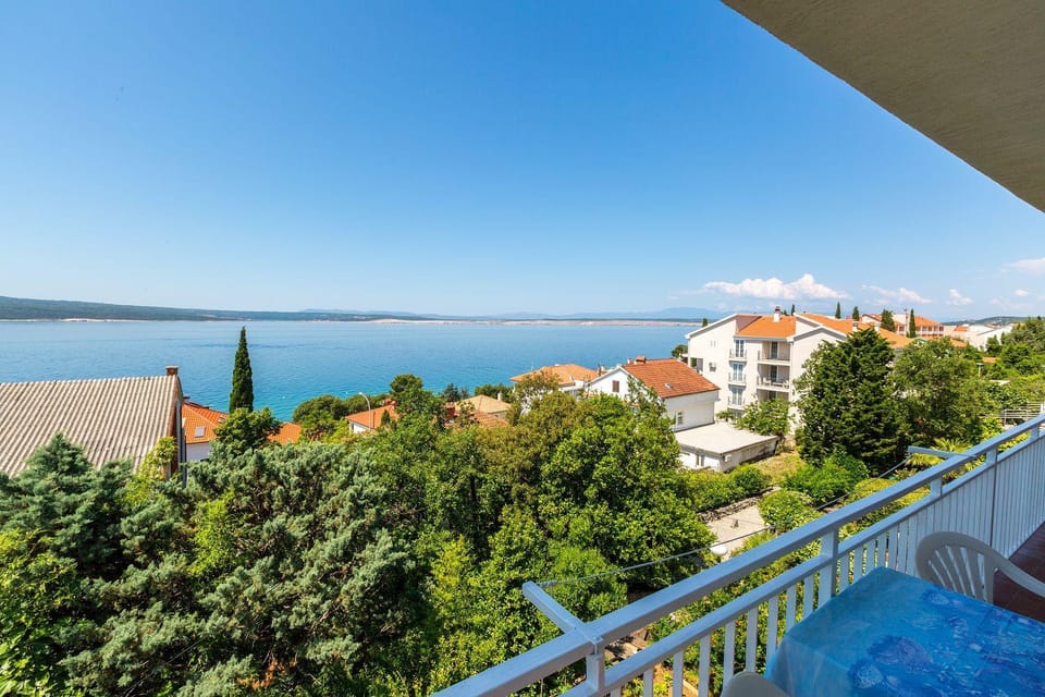 Charmantes Apartment nur 230 Meter zum Sandstrand mit Meerblick, WiFi, Parkplatz Apartment in Crikvenica