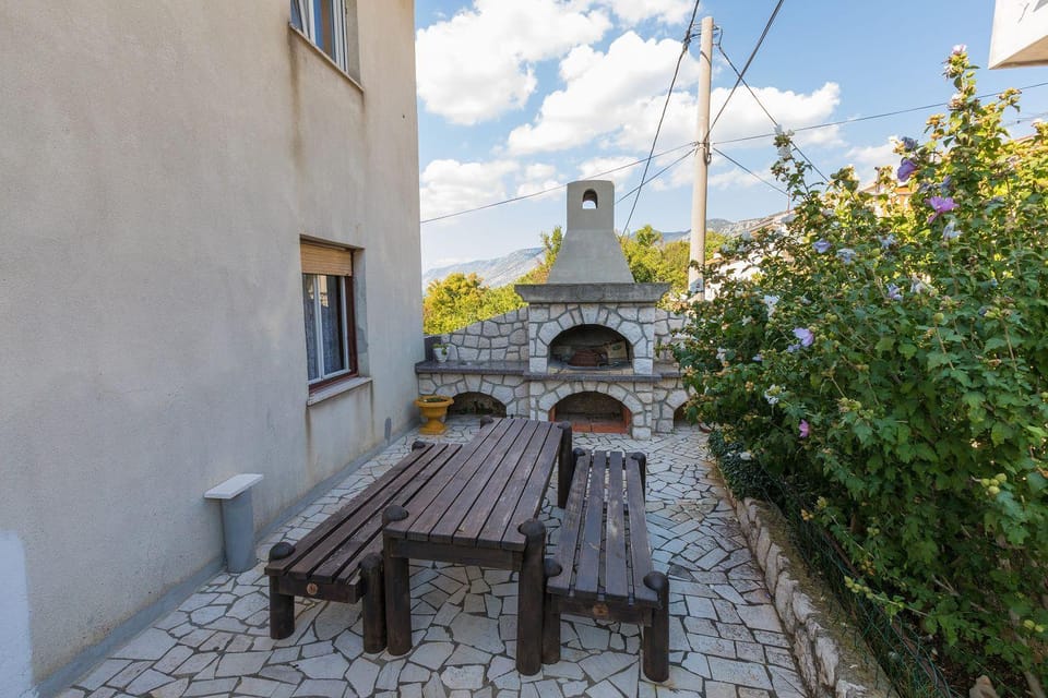 Hundefreundliches Apartment mit Privatparkplatz, BBQ-Bereich und großem Balkon Apartment in Crikvenica