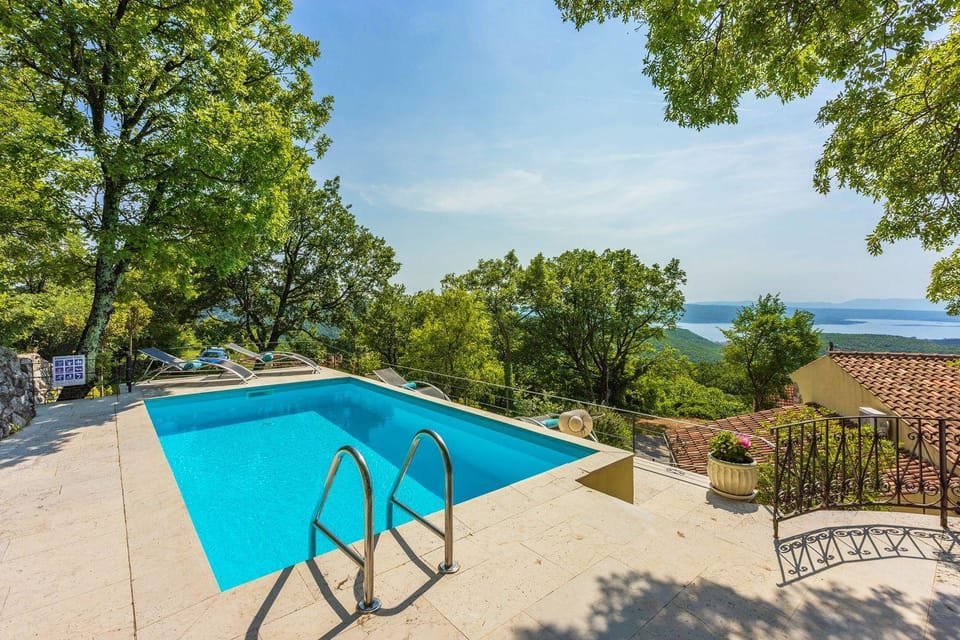 Hundefreundliche Villa mit Meerblick, Privatpool, mediterranem Garten House in Crikvenica