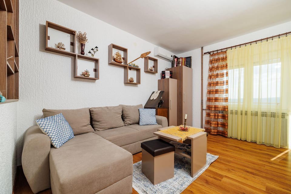 Romantisches Studio-Apartment nur 650 Meter zum Strand mit Meerblick, Fitnessraum Apartment in Crikvenica