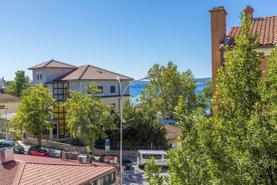 Romantisches Studio-Apartment nur sagenhafte 50 Meter vom Sandstrand entfernt Apartment in Crikvenica