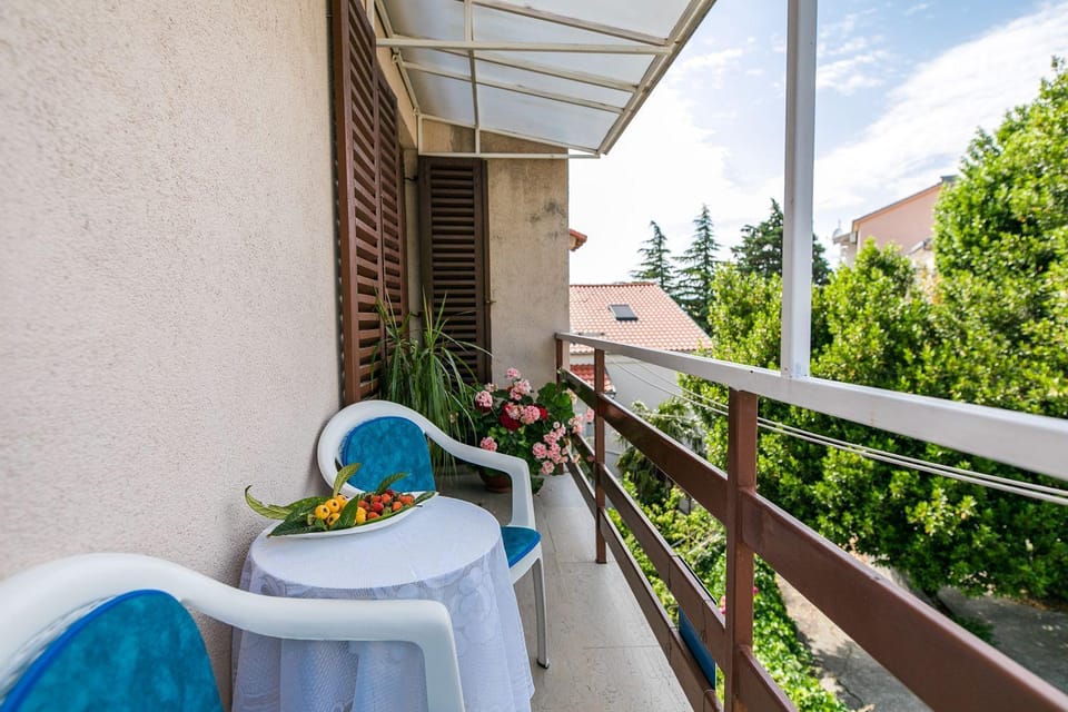 Hundefreundliches Studio-Apartment nur 580 Meter zum Strand mit Parkplatz Apartment in Primorje-Gorski Kotar County