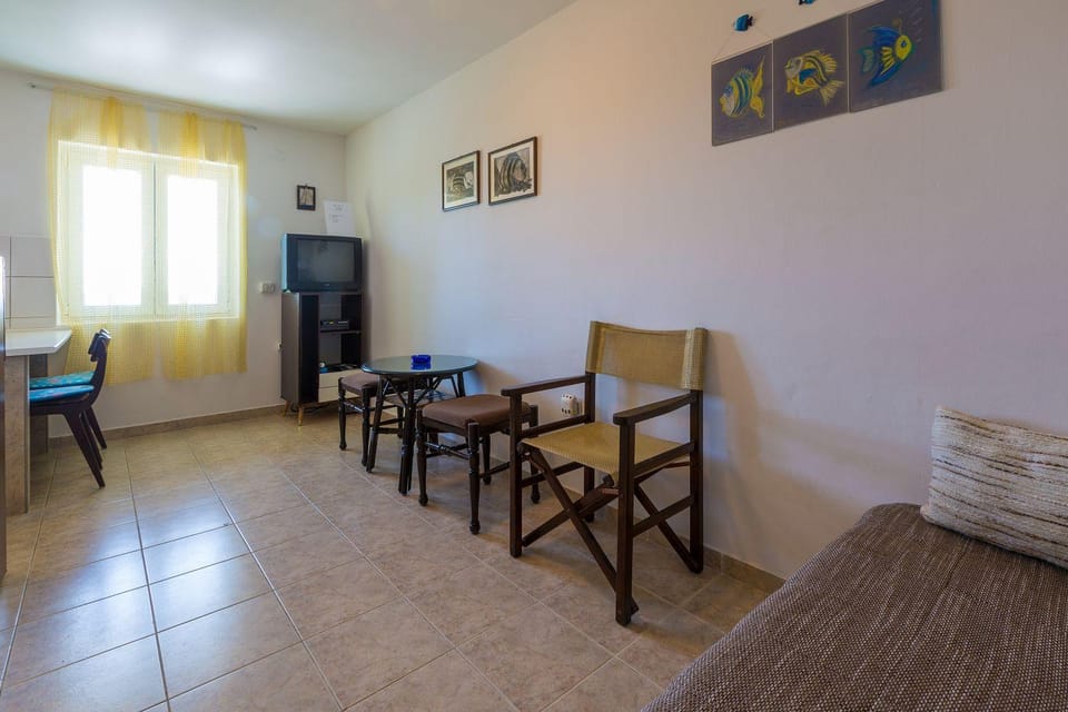 Liebevolles Apartment mit Meerblick, Parkplatz, Garten, Grill - Haustiere erlaubt Apartment in Crikvenica