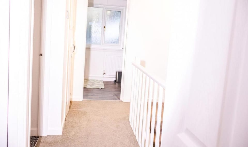 Spacious Newport Home Near ICC & Local Attractions Apartment in Newport