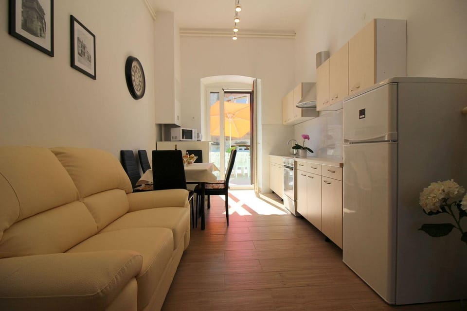 Traumhafte Lage im Zentrum von Porec nur 200 Meter zum Strand mit Meerblick Apartment in Poreč