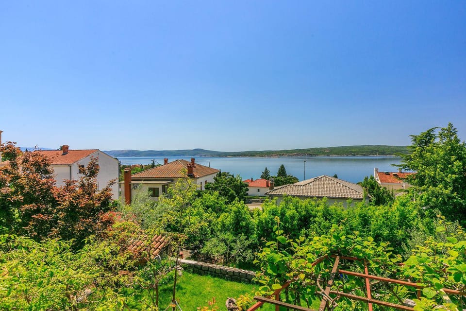 Einzigartiges Apartment nur 200 Meter zum Sandstrand mit Meerblick, Parkplatz, Liegen, Klima Apartment in Crikvenica