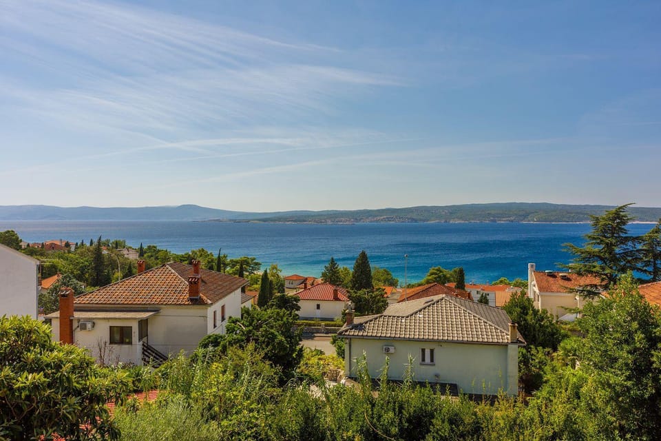Beeindruckendes Apartment nur 200 Meter zum Sandstrand mit Panoramablick Apartment in Crikvenica