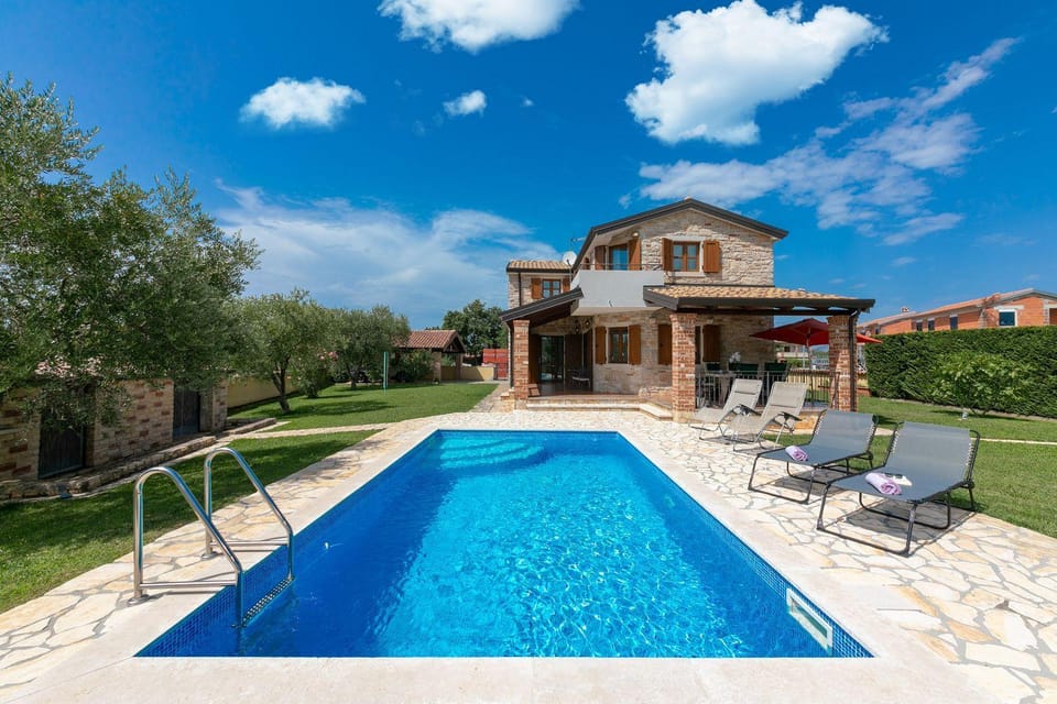 Mediterrane Villa mit privatem Salzwasserpool, Babybett, Whirlpool, Tischtennis, Spielplatz House in Istria County