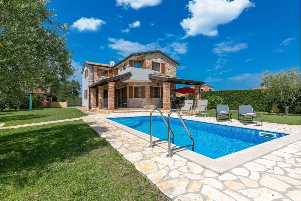 Mediterrane Villa mit privatem Salzwasserpool, Babybett, Whirlpool, Tischtennis, Spielplatz House in Istria County